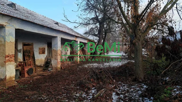 Veľký stavebný pozemok 1985 M2 - Močenok