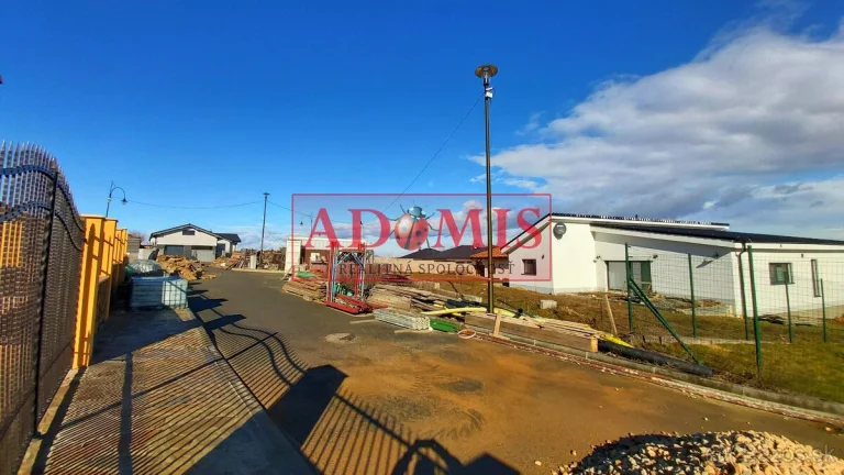 na predaj stavebný pozemok Budimír, 1200m2, na jednopodlažný