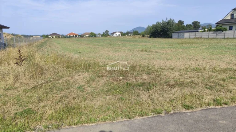Ponúkame na predaj stavebný pozemok 3000 m2 Slavnica.