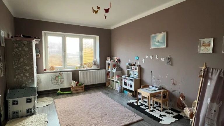 Na predaj 4-izbový byt (126,42 m²) s garážou.