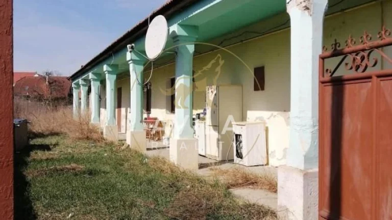 NA PREDAJ: starší 4izbový rodinný dom s pozemkom 655m2 - Jel