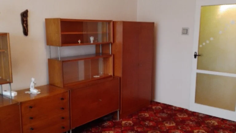 Predaj 3 izbový byt v meste Štúrovo s BALKÓNOM.