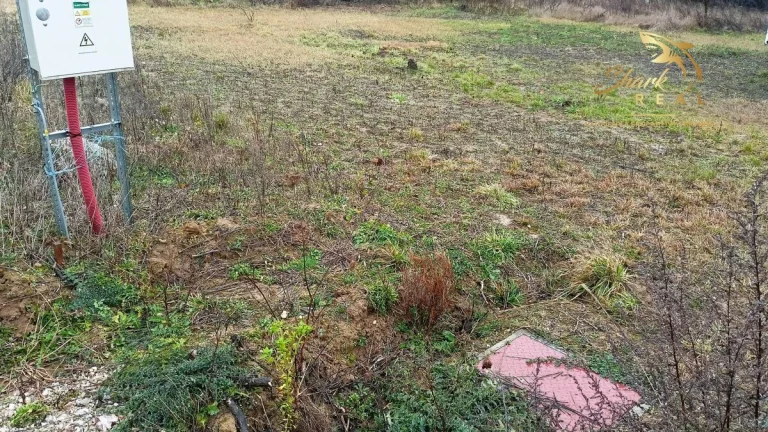 Na predaj pekný rovinatý pozemok pri Nitre