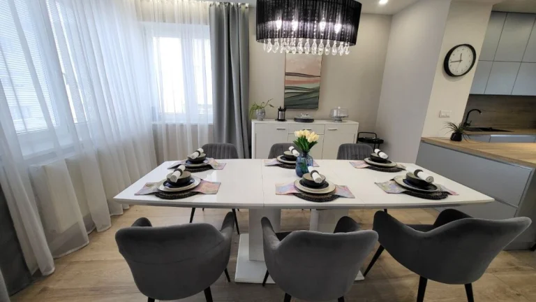 Velky 3 izb.byt, 94 m2+ garáž+státia, Trenčín-Sihoť.