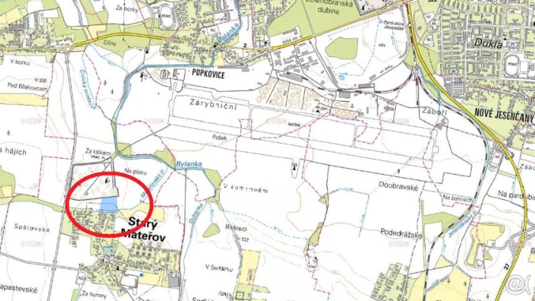 Prodej parcely u letiště Pardubice