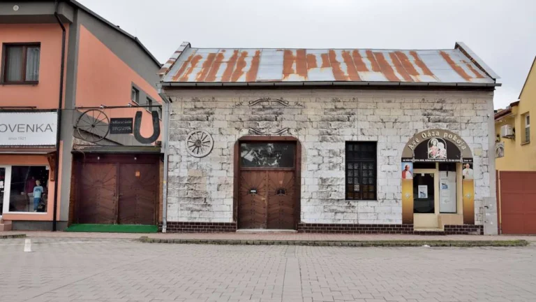 Obchodný priestor na prenájom, 94 m2, Michalovce centrum