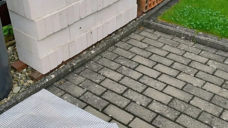 Prodej bílých a dutých cihel