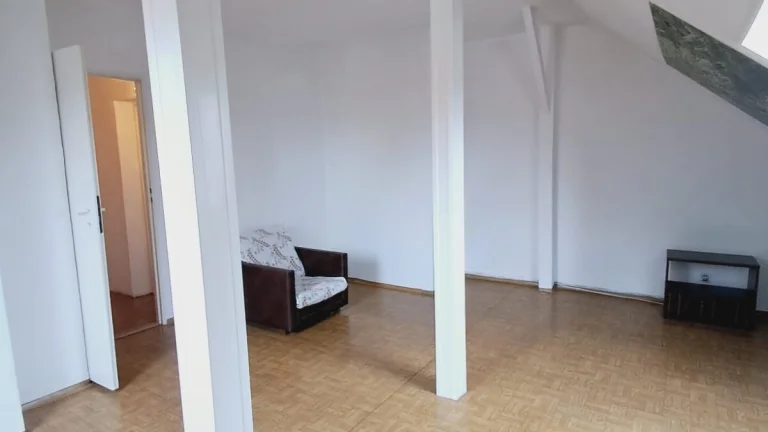 Mieszkanie o powierzchni 60m2, II piętro, do remontu, ul. Lu