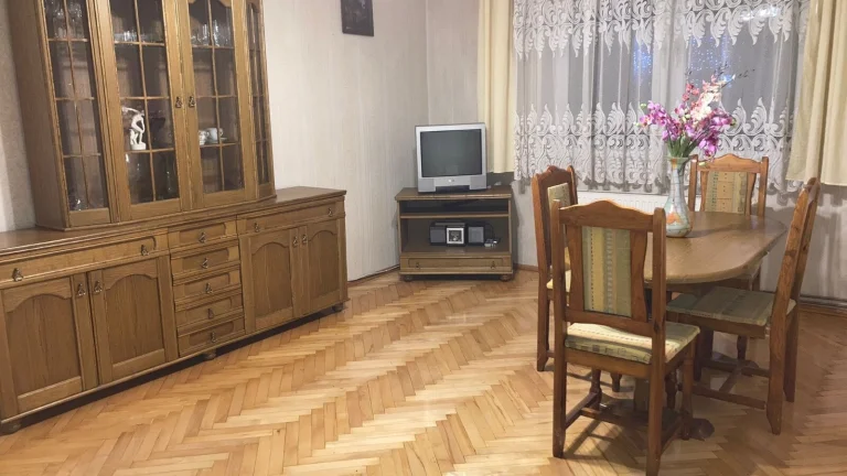 Duże 2 pokojowe, oddzielna kuchnia przy Jasnych Błoniach