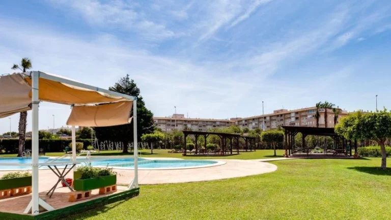 Zrekonstruovaný přízemní bungalow, Španělsko, Alicante