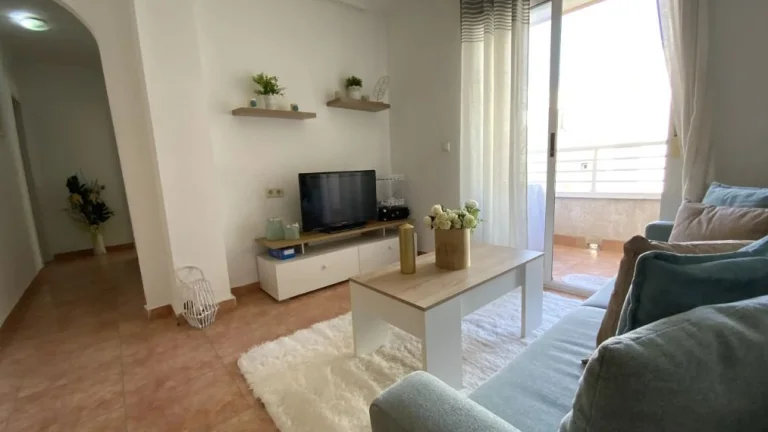 ŠPANĚLSKO, Torrevieja, světlý apartmán u moře
