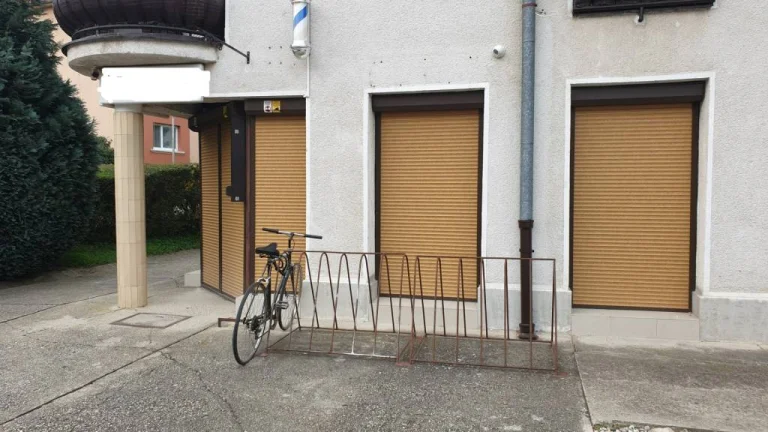 PREDAJ: Obchodný a skladový priestor , 68 m2 - Komárno, EXKL