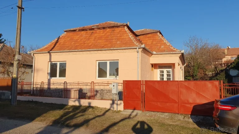 Predám murovaný rodinný dom neďaleko N. Zámkov