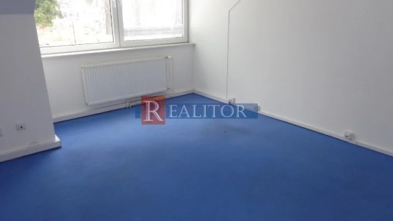Prenájom administratívny priestor 30 m2 Banská Bystrica Cent