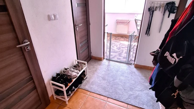 Ponúkame na predaj 1izbový byt na Vígľaši s garážou.
