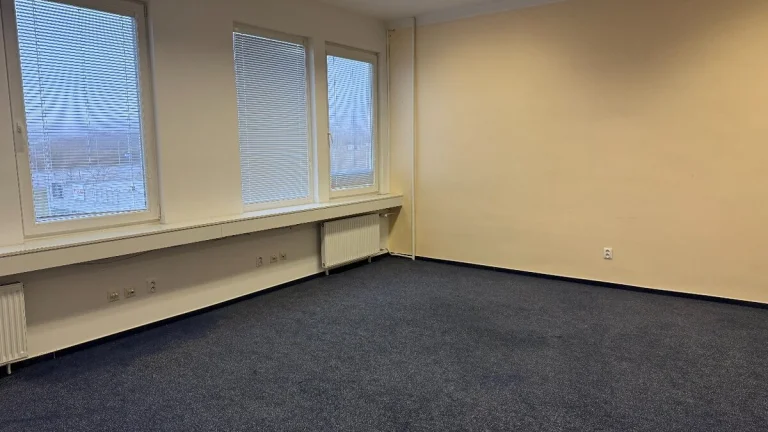 PRENÁJOM kancelárie 54 m2, - Rybničná, BA III, Rača