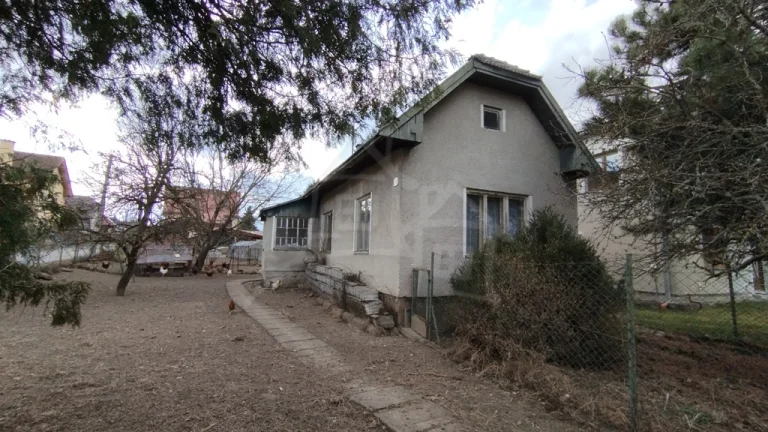Starší dom s pozemkom v malebnej obci Mošovce