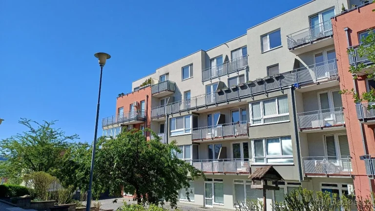 Pronájem bytu 2+kk, Zlín, Na Honech