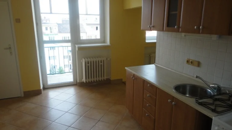 Pronájem 2+1, ulice Merhautova, Černá Pole, 78 m2, balkon, k