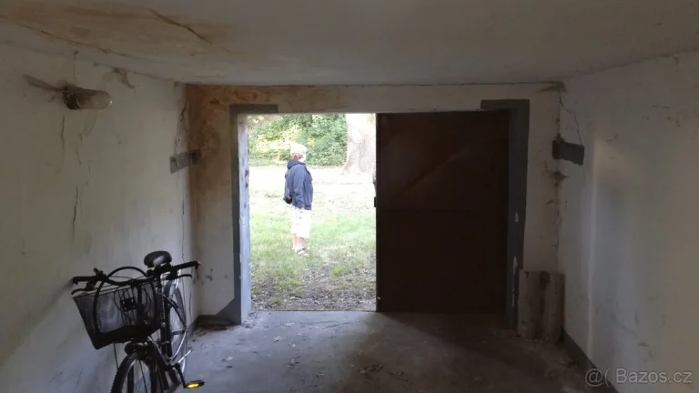 pronájem garáže u nádraží ČD, Nbk