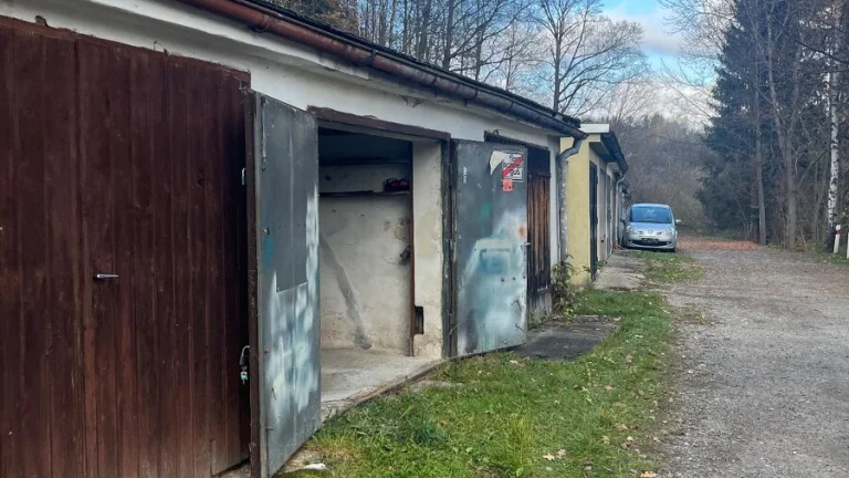 Prodej garáže 19m², Český Krumlov - Plešivec