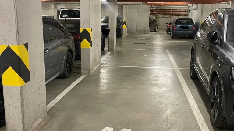 Pronájem garážového stání 13 m² Praha 3