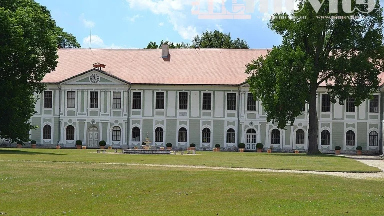 Exkluzivně nabízíme na prodej zámek Jemčina, Hatín