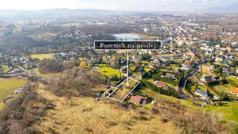 Prodej stavebního pozemku 1738 m2