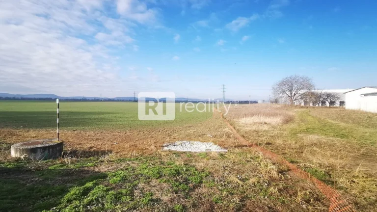 Pozemok pre výstavbu areálu výroby-skladovania / Piešťany