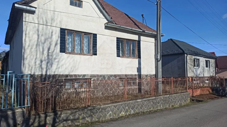 Rodinný dom v pokojnej oblasti blízko Vranova - Banské