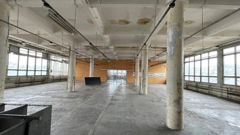 Podnikatelsky prostor ve Zline 1500 m2, budova 94