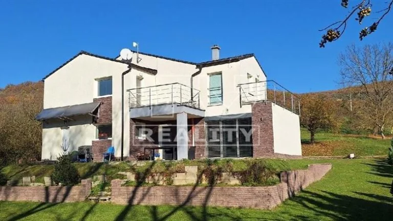 Na predaj: Moderný 5 izbový rodinný dom s veľkým...