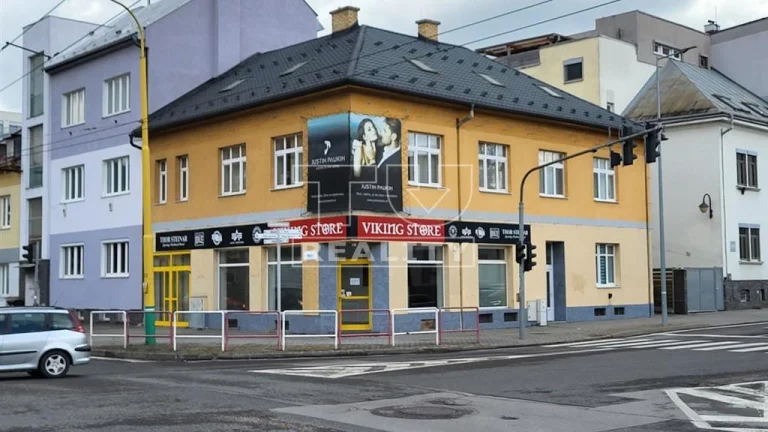 OBCHODNÝ PRIESTOR PRIAMO V CENTRE ŽILINY, SUPER LOKALITA...