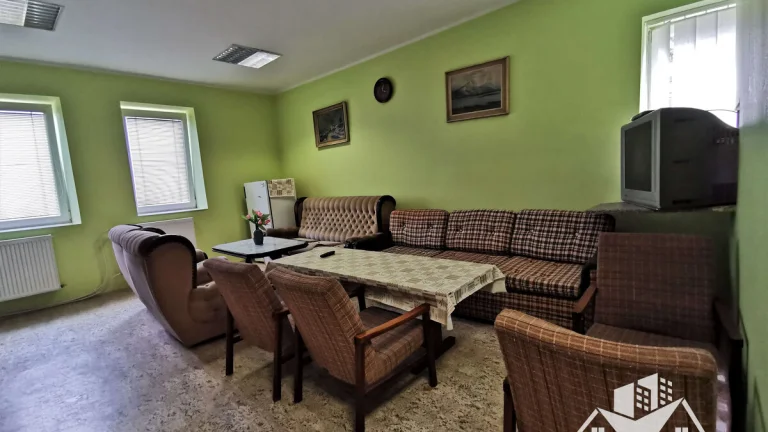 Na predaj 4-izbový rodinný dom v obci Trávnica