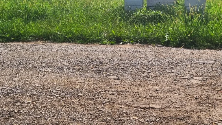 Na predaj dva slnečné stavebné pozemky v obci Andovce