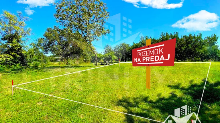Na predaj veľký pozemok v obci Hul
