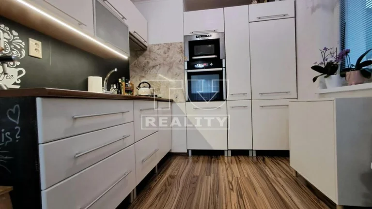 3-IZBOVÝ BYT 55m2, KOMPLETNÁ REKONŠTRUKCIA