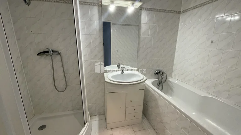 exkluzivní prodej velkého, světlého bytu 3+1 v OV, Mníšek po
