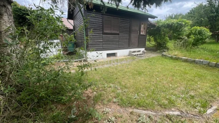 Rekreační chata na pronajatém pozemku 300 m2 Zbraslav Na ban