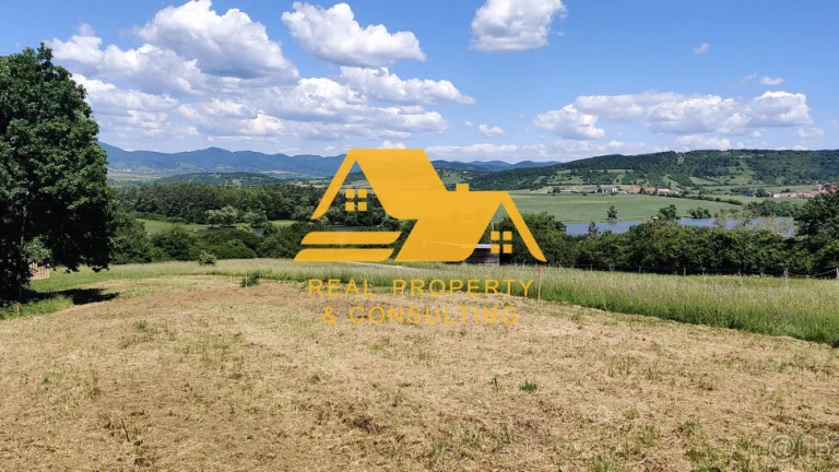 Predám pozemok v obci Bátovce