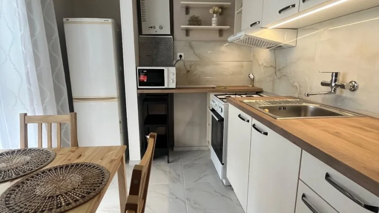 ,, Prenájom" Zariadený 3 izbový byt ul.Nábrežná/Sihoť