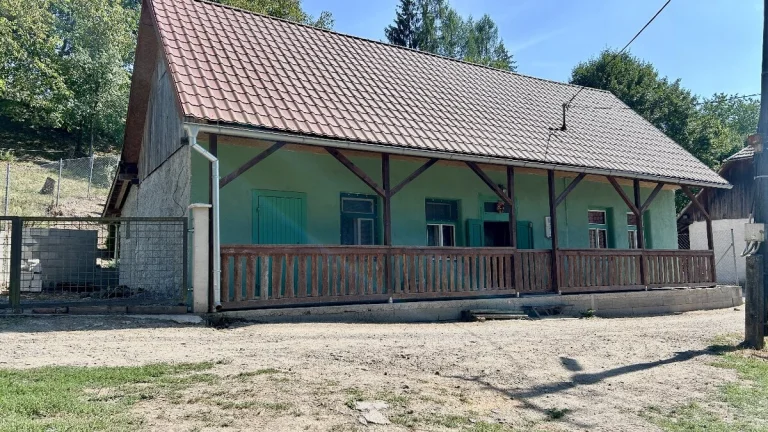 Rodinný dom/chalupa pod lesom, Žarnovica, časť Lukavica