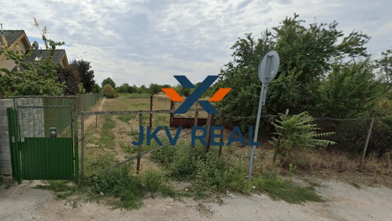 NA PREDAJ ROVINATÝ POZEMOK V P.BISKUPICIACH