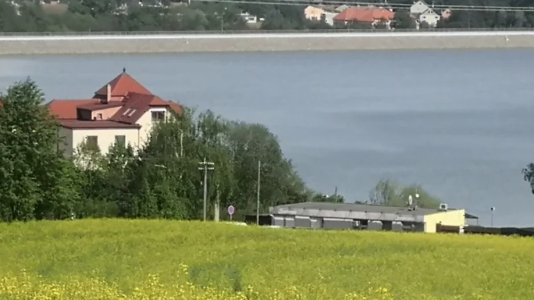 PRODEJ CHALUPY(CHATY)PO REKONSTRUKCI -PLUMLOV 2222