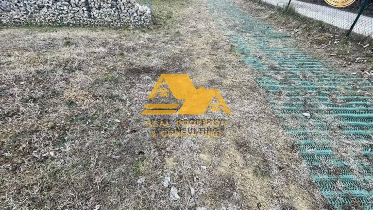 Predám stavebný pozemok v obci Podhájska