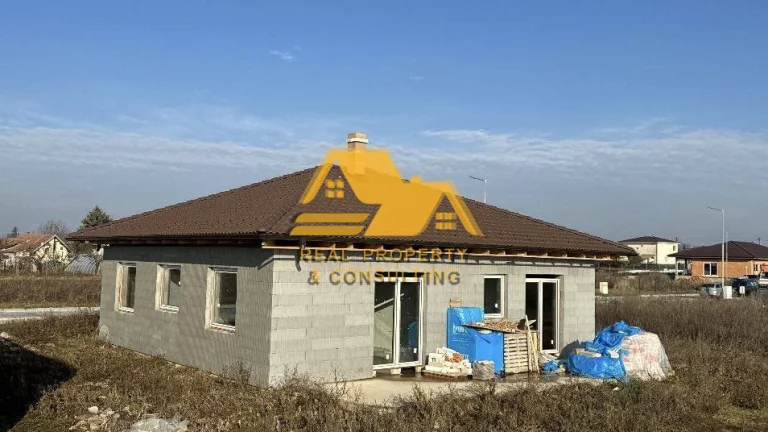 Predám novostavbu rodinného domu vo Dvoroch nad Žitavou