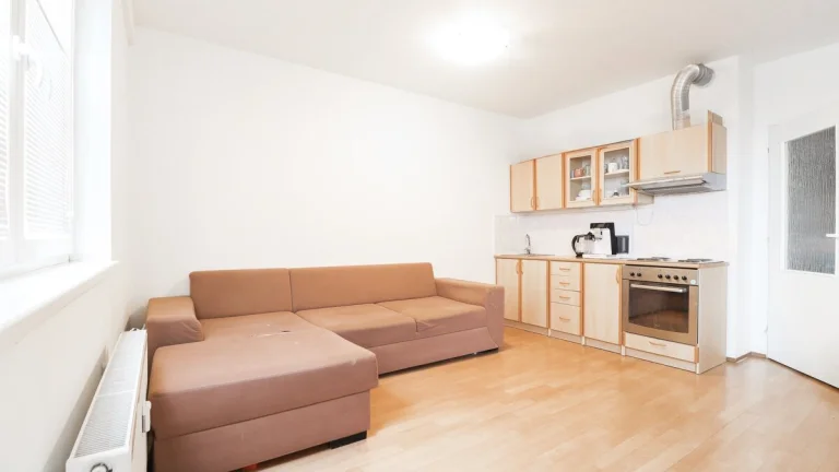 Prodej bytu 2+kk s balkonem, 46 m2, Praha 8 - Troja