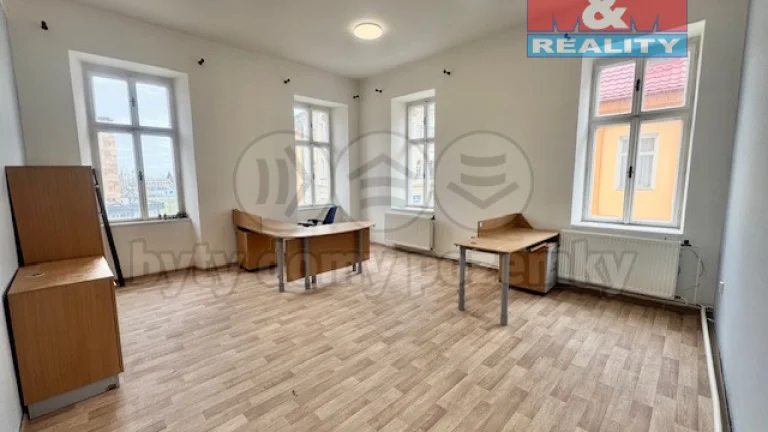 Pronájem kancelářského prostoru, 125 m2, Chomutov, ul. Ruská