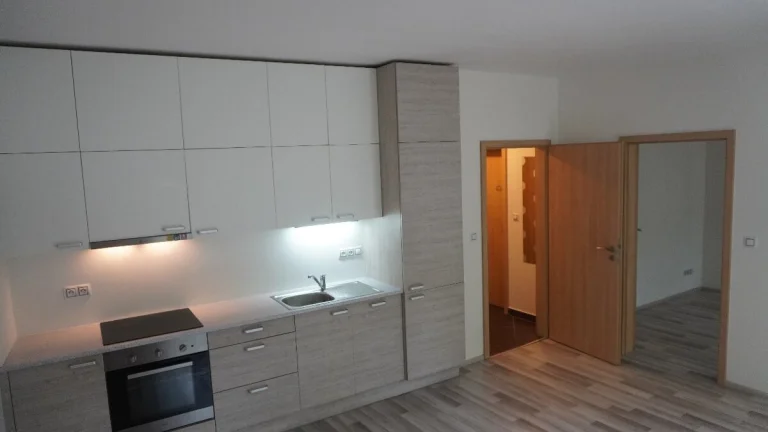 Pron. 2+kk Kuřim, Tyršova 15.500,- + 3.500,-