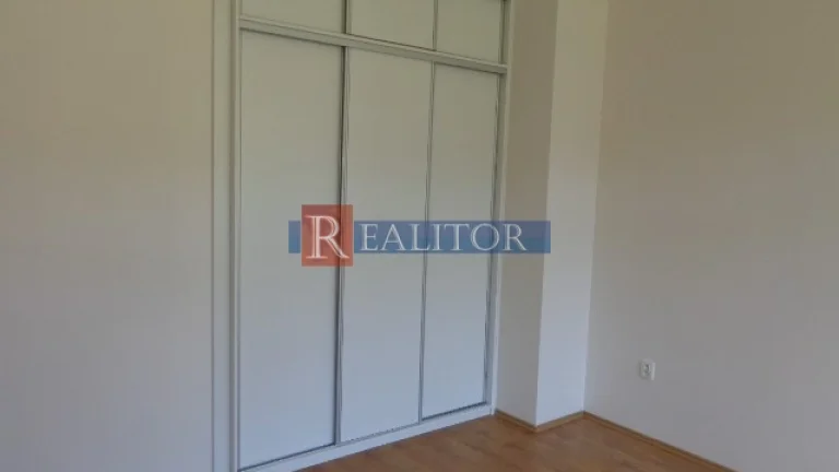 Prenájom dvojizbový byt 45 m2, Banská Bystrica - Majer.